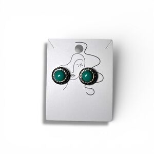 Round green/silver stud earrings